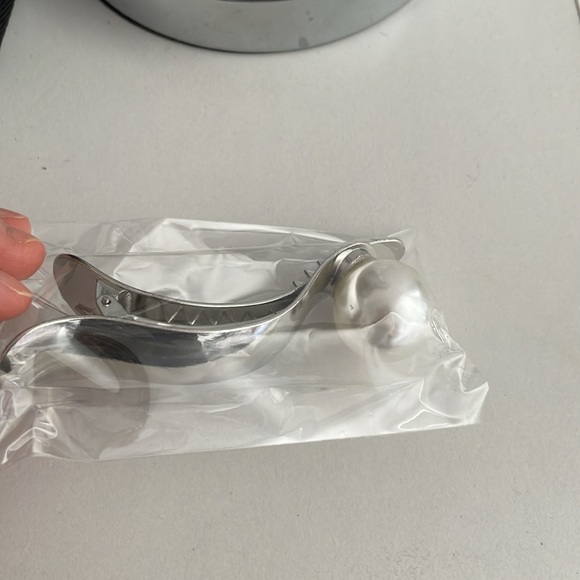 Hair claw - Picture 3 of 5